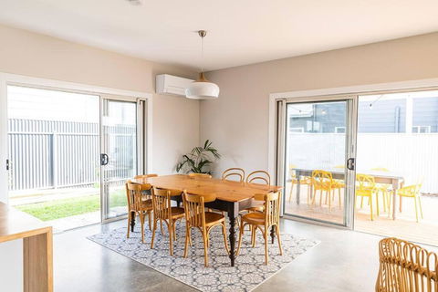 Yellow Door Beach Retreat - Mackay Tourism 3