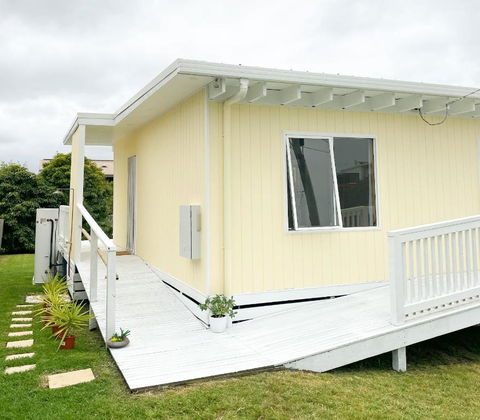 Yellow Mellow Beach Shack - Mackay Tourism 1