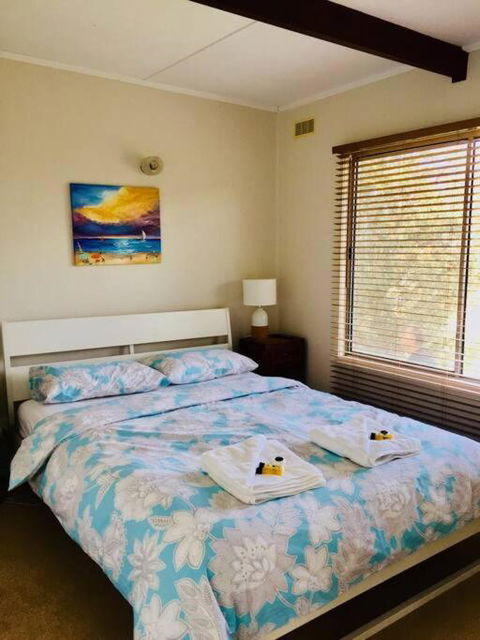 YOLO- Beach-house Views, Near Penguins, Nbn! - Mackay Tourism 2