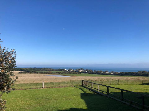 YOLO- Beach-house Views, Near Penguins, Nbn! - Mackay Tourism 1