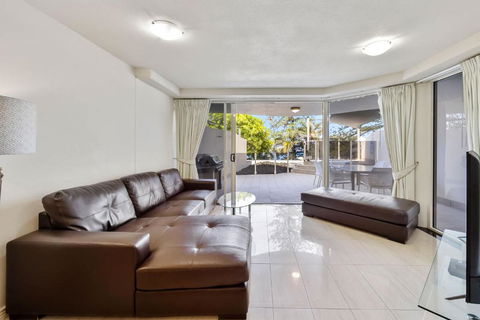 ZANZ205- Exclusive Outdoor Spa With Ocean Glimpses - Mackay Tourism 0