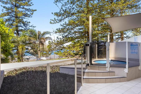 ZANZ205- Exclusive Outdoor Spa With Ocean Glimpses - Mackay Tourism 1