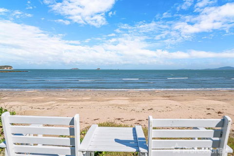 Zilzie Beachfront Getaway - Mackay Tourism 0