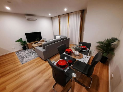 ZMITH Apartment - BROOKE, - Near AIS, GIO Stadium, UC, & Nth - Canberra Hospital - Mackay Tourism 0