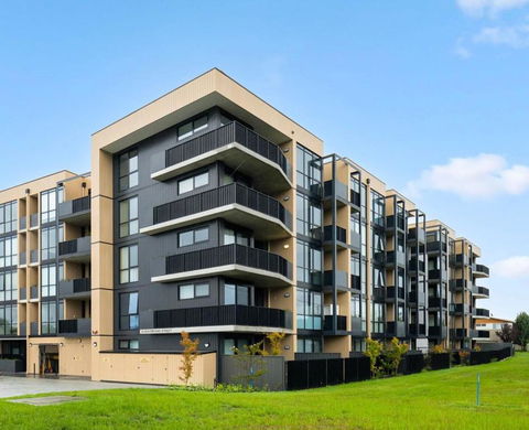 ZMITH Apartment - BROOKE, - Near AIS, GIO Stadium, UC, & Nth - Canberra Hospital - Mackay Tourism 1
