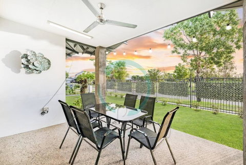 Zenhouse: Stylish Muirhead Home Near Park/Hospital - Mackay Tourism 1