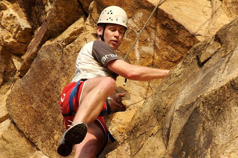 Rock Climbing At The Kangaroo Point Cliffs In Brisbane - Mackay Tourism 0