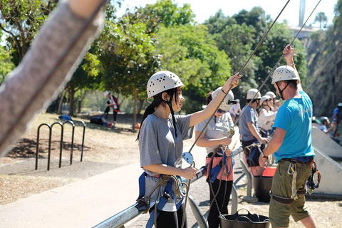 Rock Climbing At The Kangaroo Point Cliffs In Brisbane - Mackay Tourism 3
