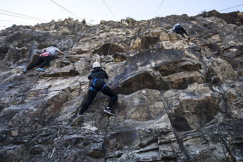 Rock Climbing At The Kangaroo Point Cliffs In Brisbane - Mackay Tourism 4