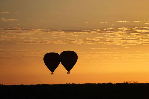 Early Morning Ballooning In Alice Springs - Mackay Tourism 2
