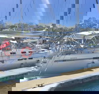 Sailing Curlew Escape on Moreton Bay - Mackay Tourism