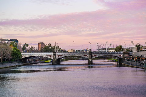 Summer Twilight Cruise On The Yarra River - Mackay Tourism 3