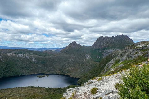 6 Day Trek The Cradle Mountain Overland Track - Mackay Tourism 2
