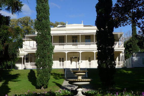 Melbourne City Tour: Lifestyle Of The Rich And Famous - Mackay Tourism 0