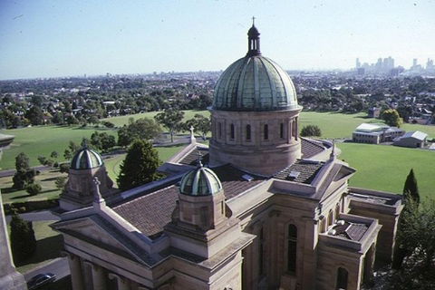 Melbourne City Tour: Lifestyle Of The Rich And Famous - Mackay Tourism 4